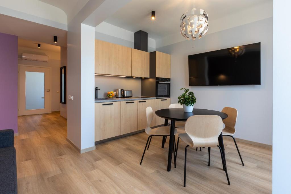 Kitchen, Koidulapark Hotell in Parnu