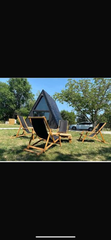 Potpuni Mir, Petrovaradin