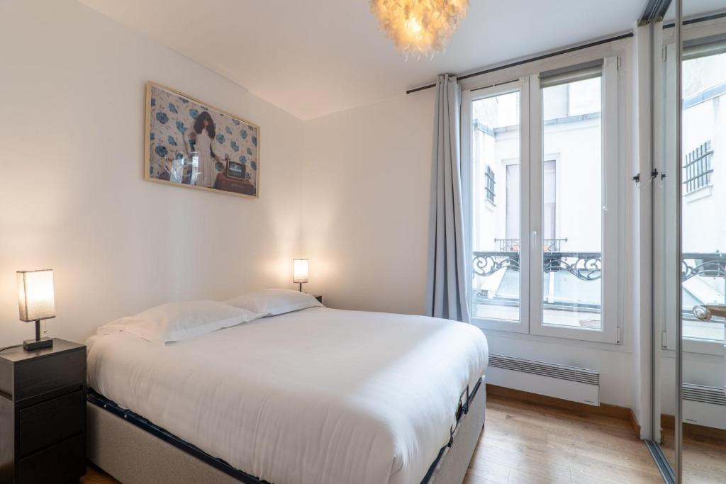 Cozy Hideaway in a Quiet Paris Passage - 4