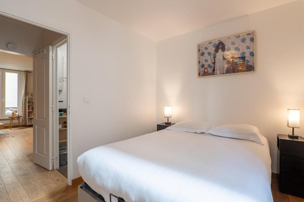Cozy Hideaway in a Quiet Paris Passage - 3