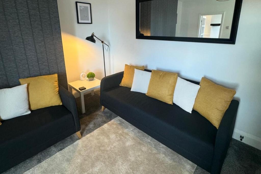 Simonside Apartment - Sleeps 6 -Parking, Newcastle upon Tyne