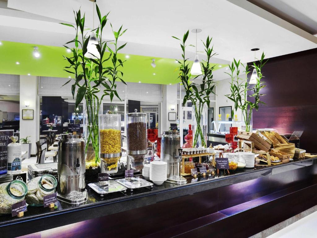 ibis Muscat — Restaurant & bars in Muscat, Muscat
