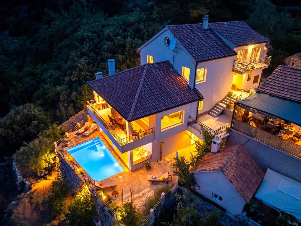 MY DALMATIA - Sea view Villa Amaria with private pool, Svirče