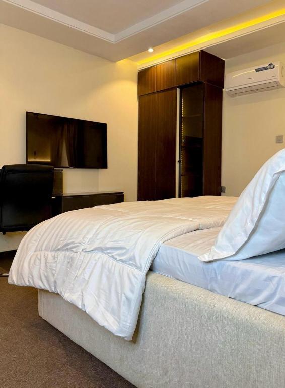 DE-Apartment, Abudža