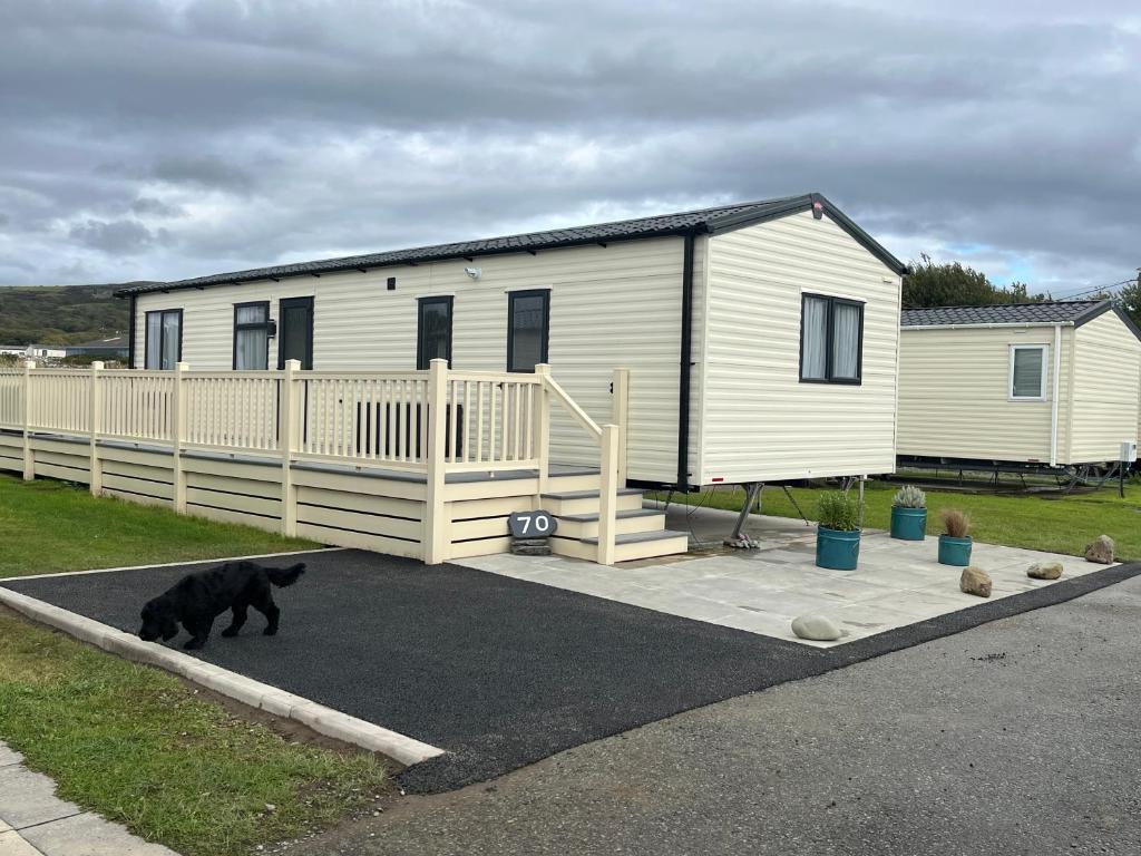 Visma Caravan, Llanddwywe