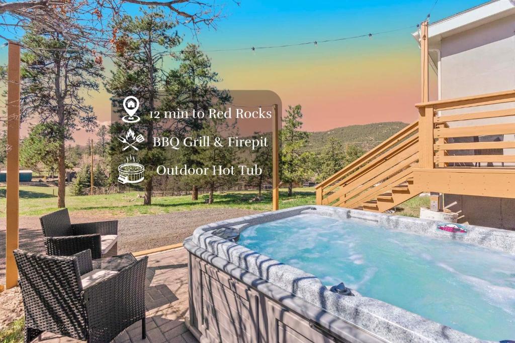 Near Red Rocks with Hot Tub, Fire Pit and Views, Indian Hills