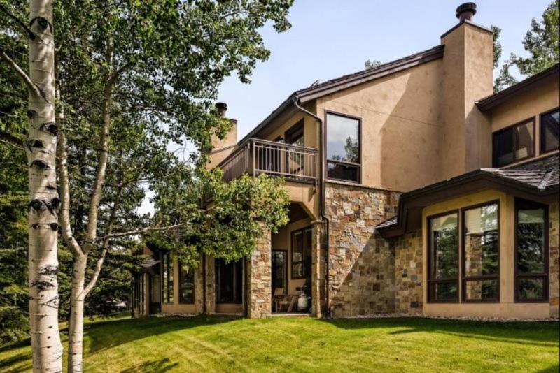 Luxury Ski In, Ski Out 2 Bedroom Colorado Vacation Rental Steps From The Ski Slopes With Hot Tub And Pool, Aspen