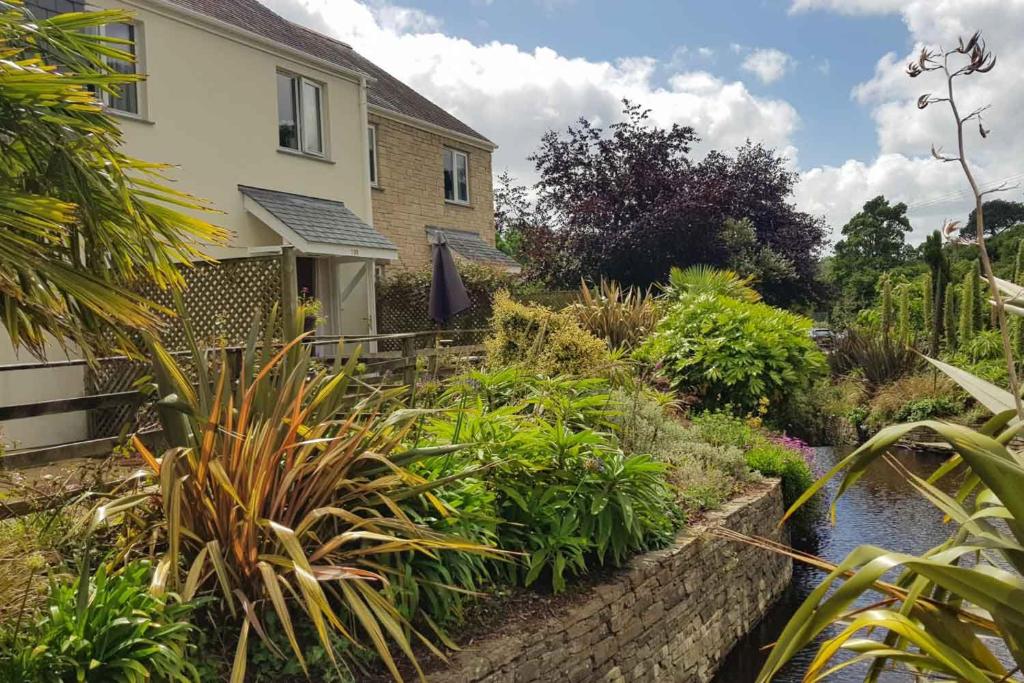 Stream Side, Budock Water