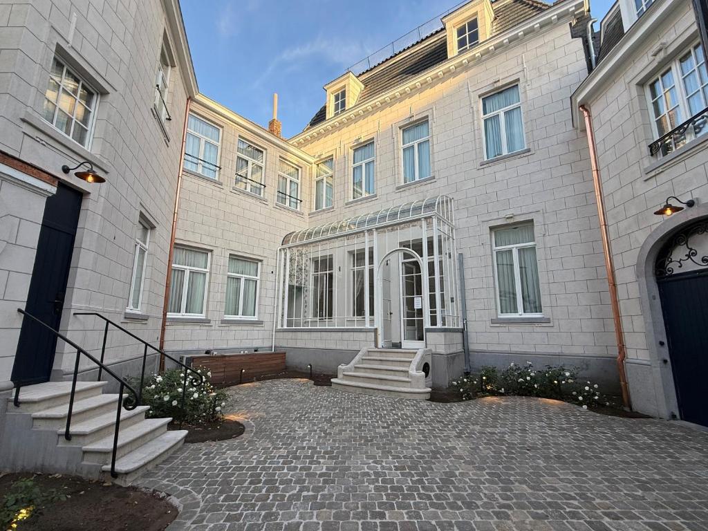 Martin's Relais, Bruggy