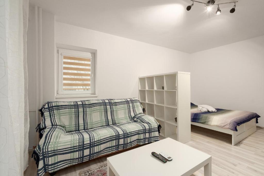 Bright Studio near Alba Iulia Square with WiFi, Bukurešť