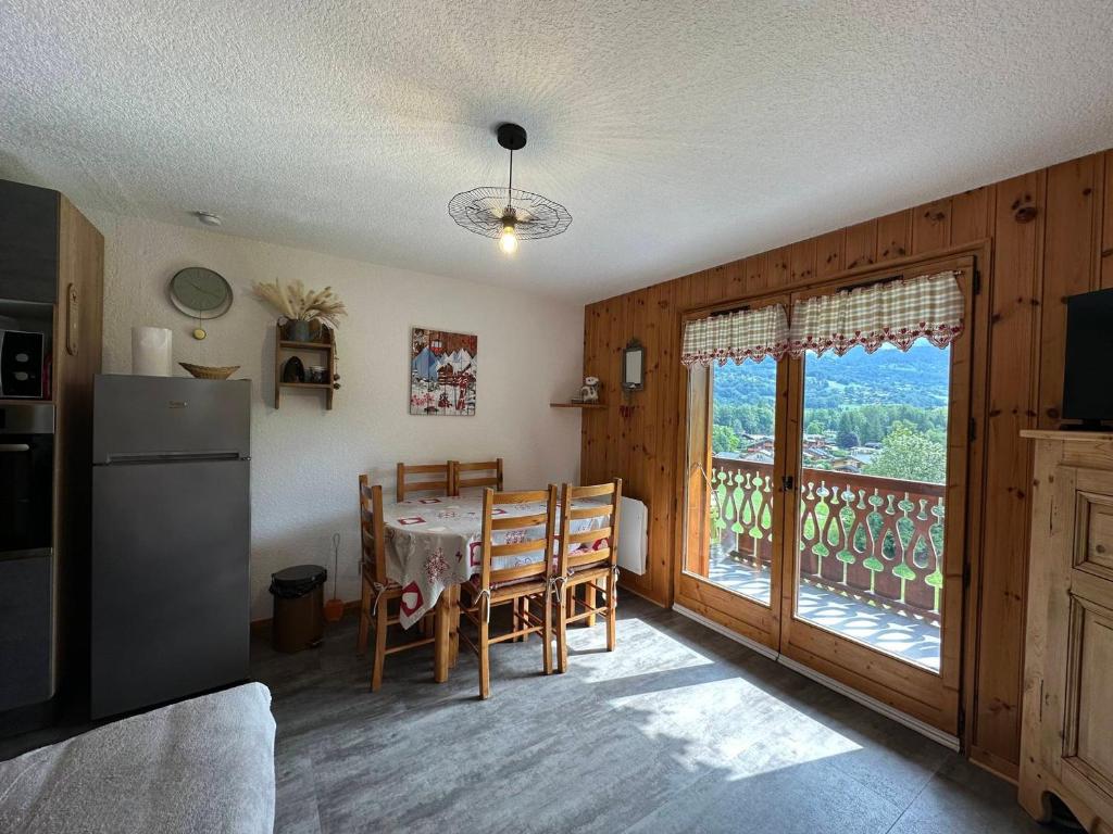 Charmant appart 6 pers, proche lac et navette - FR-1-642-17, Morillon