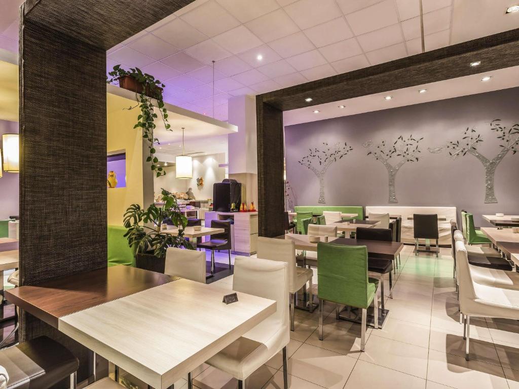 ibis Oran Les Falaises 外観