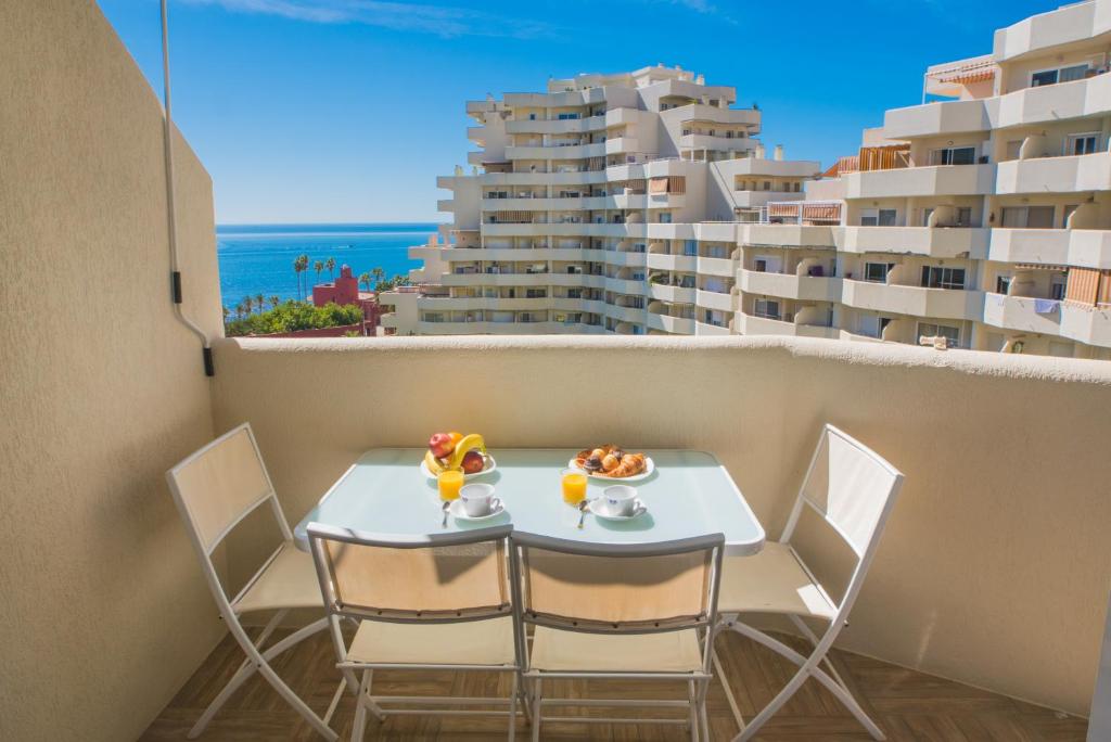Fantastic seaviews & pool, close to the beach - 2
