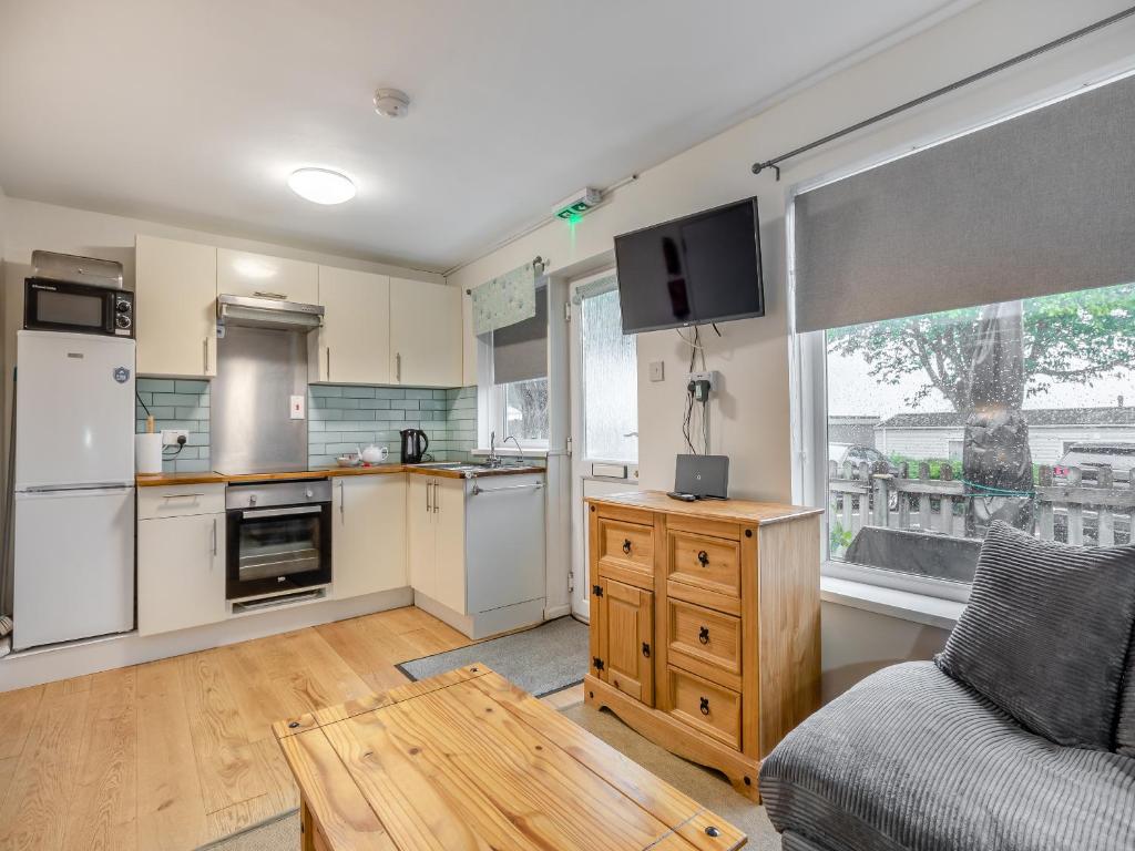 Arthurs Den (Brixham Cottage) - photo 4