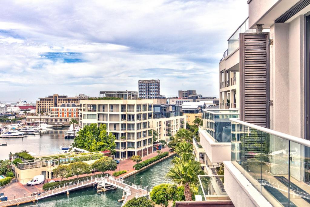 Magnificent Two Bed with Waterfront Views, Kapské Město