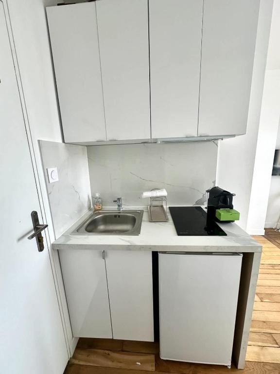 364 Suite Deneuve -Cosy Apartment Paris Center - 4