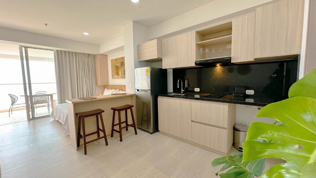 Charming Oceanfront Apartment with Balcony and Panoramic view, Cartagena Colombia - 4