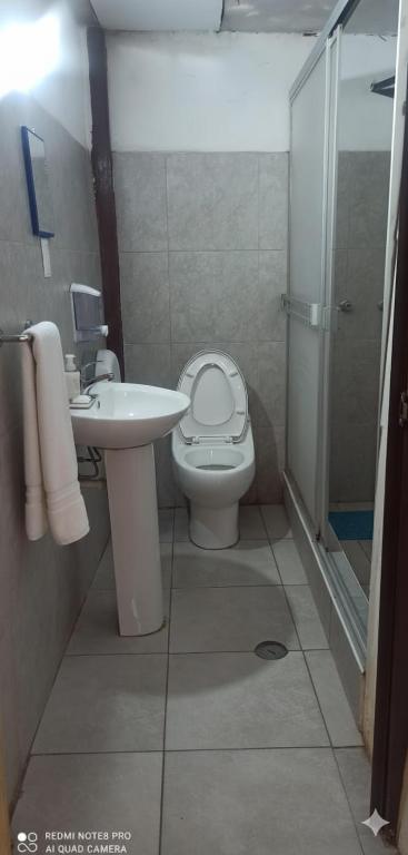 Old House Backpacker Hostel - 4