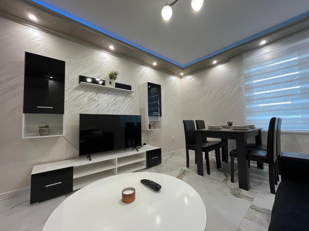 Small Central Flat - Walk to Station & Cathedral, Varna
