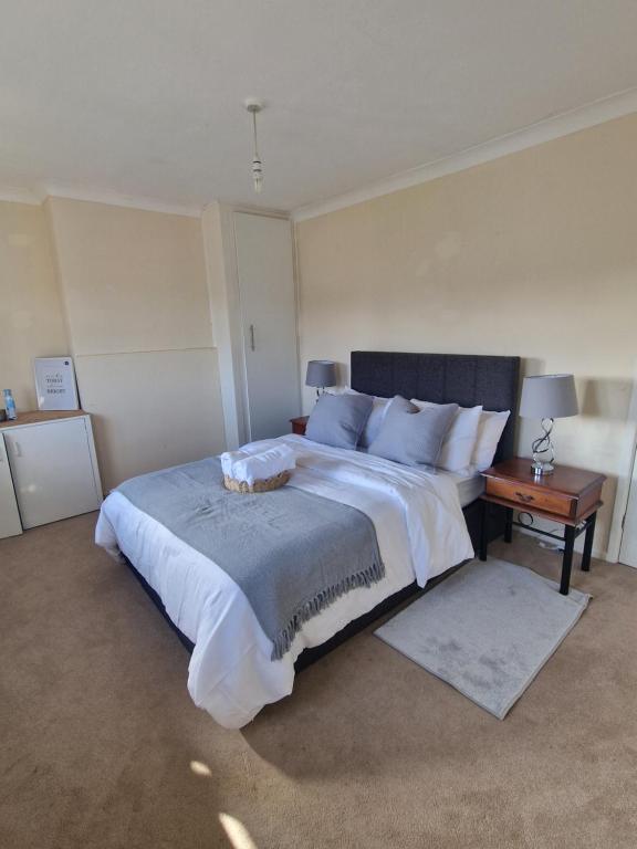 Cavan Crescent, Broadstone