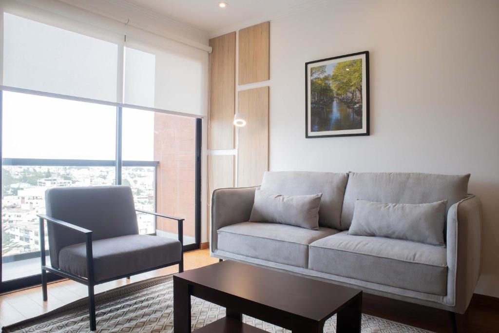 Inviting 2BR Balcony in Miraflores, Lima