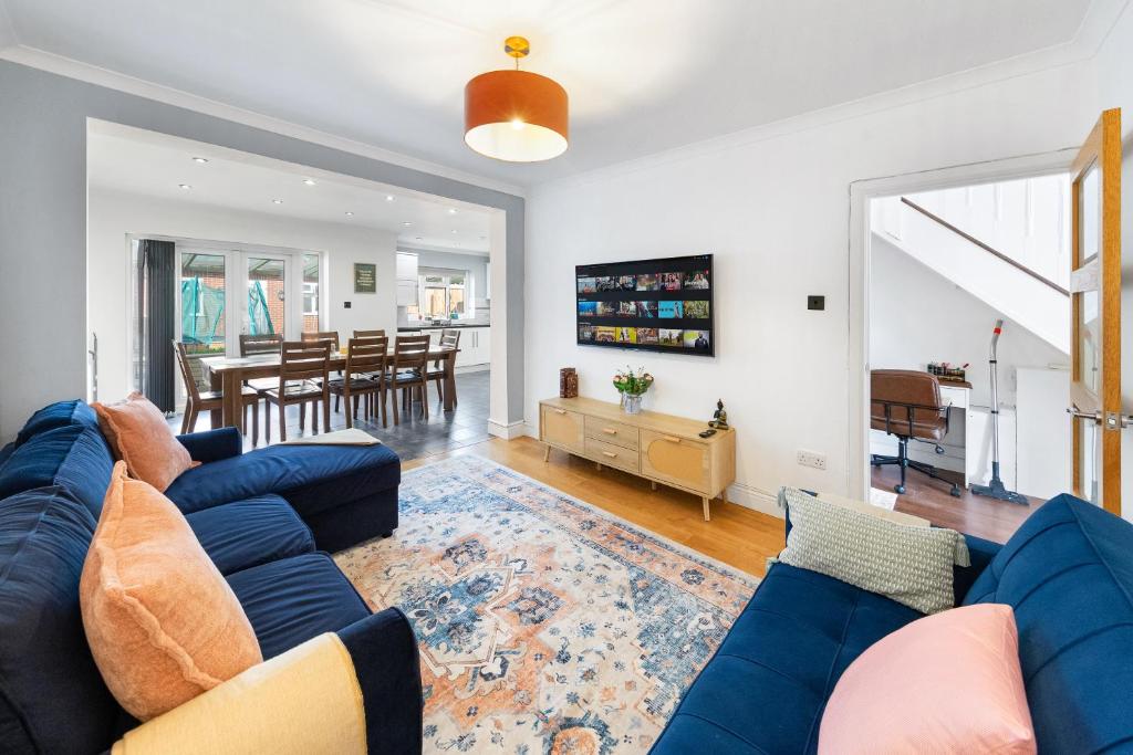 The Aviator Heathrow, Harmondsworth