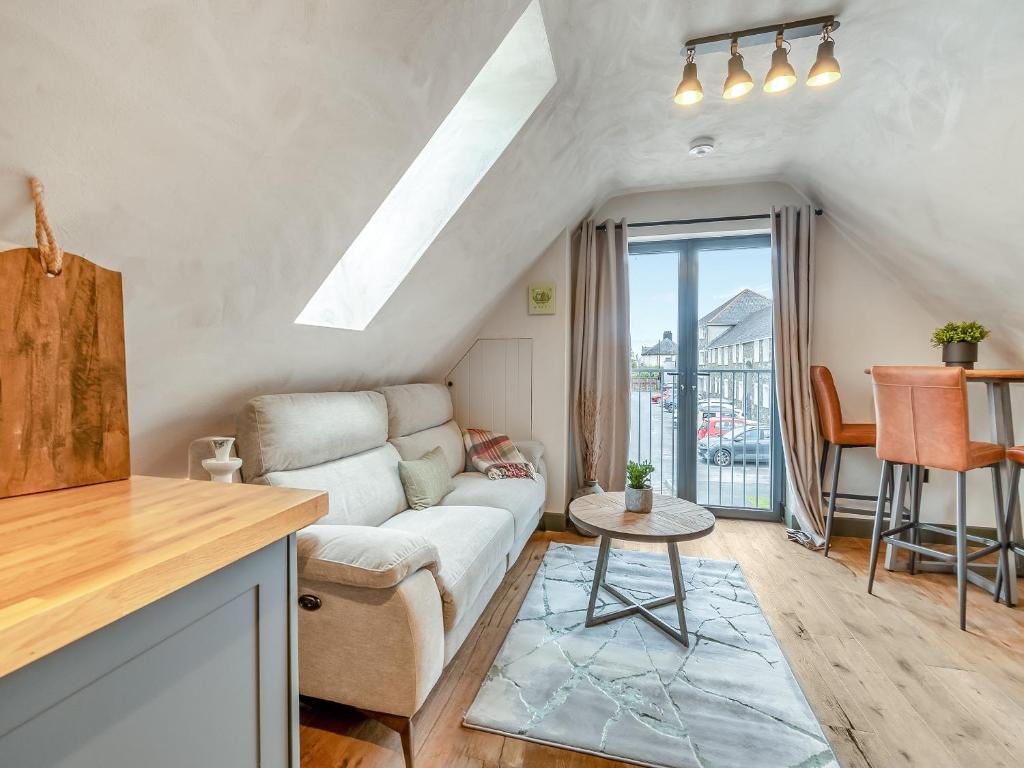 Flat 2 - Uk49045, Narberth