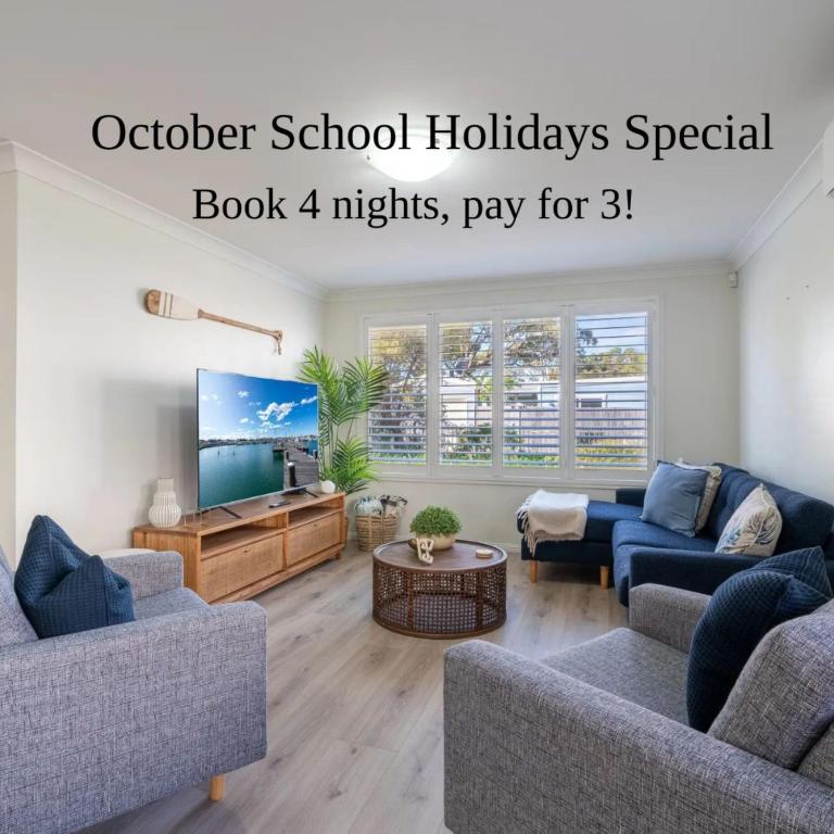Escape on Addison - Book 4 nights, pay for 3!, Shellharbour