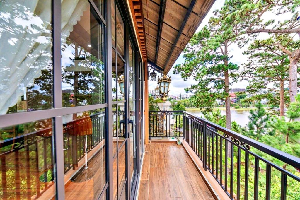 ティエン ニエン キー ホテル ダラット (Thien Nien Ky Hotel Dalat) ガーデン