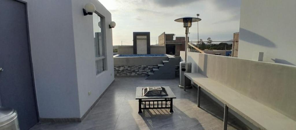 Casa con piscina, terraza y parrilla en Ica - 3
