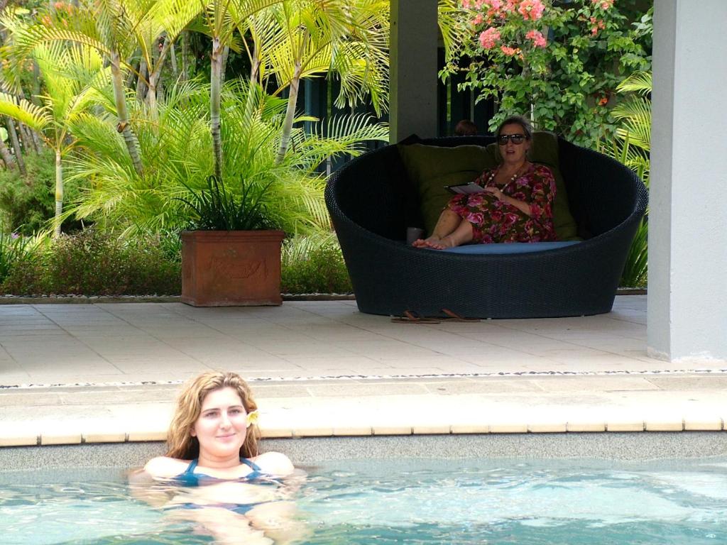 Swimming pool, Pacific Lagoon Apartments in Port Vila