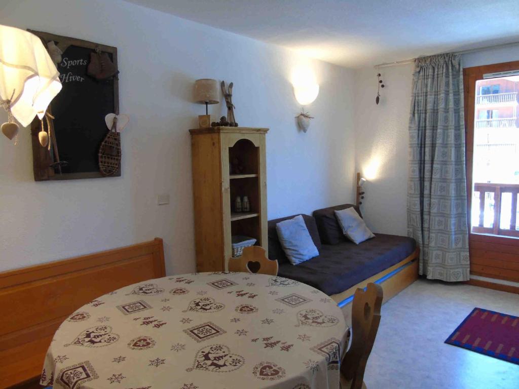 2 Pièces pour 4 pers. à Valfréjus près des pistes, balcon, parking gratuit - FR-1-561-12 - 2