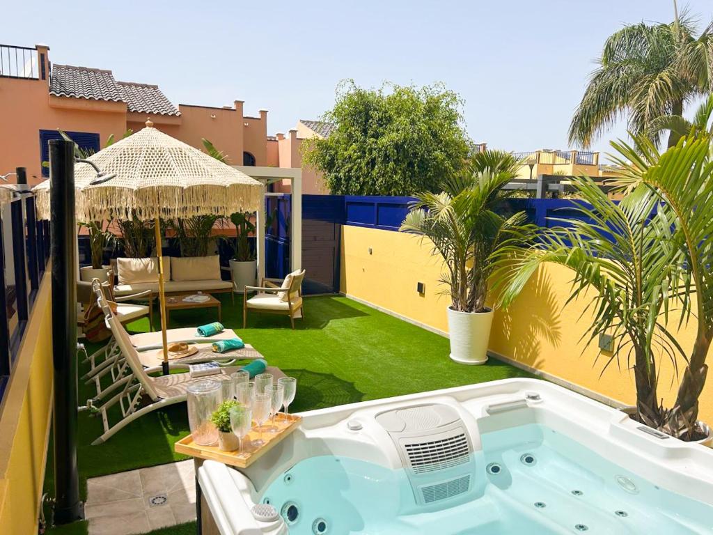 Oasis Beach Home Meloneras with jacuzzi - 2