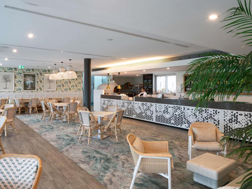 Bar/ Salón