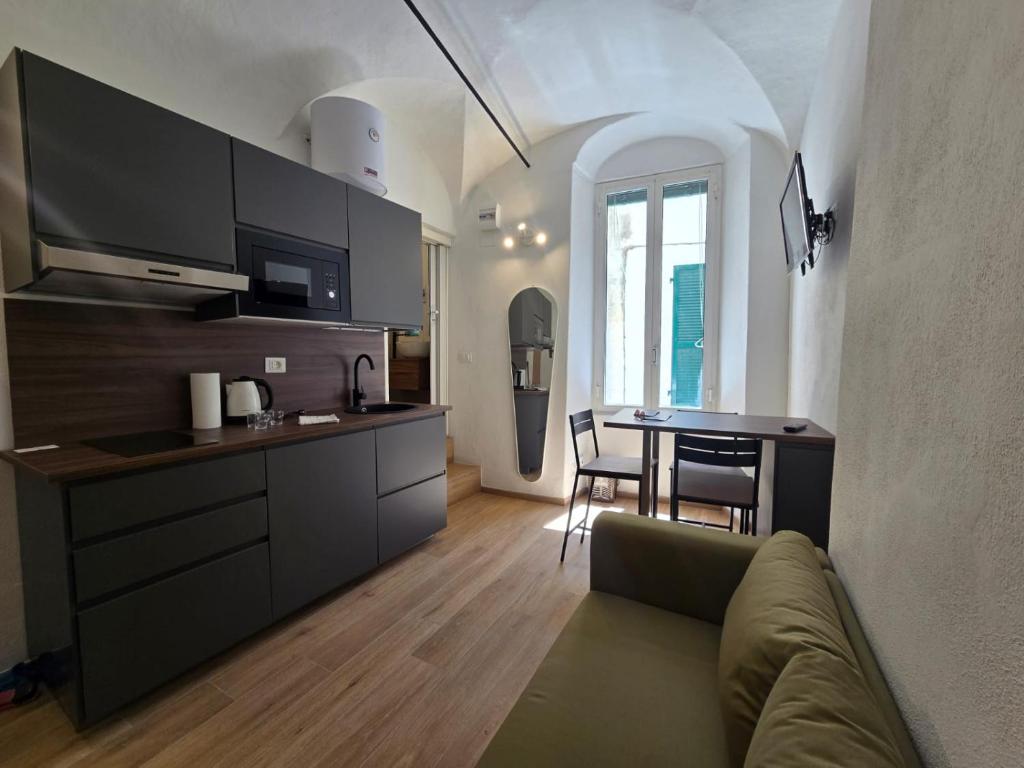 Palmari Studio - 2 Minutes from the Ariston - Wi-Fi - 2