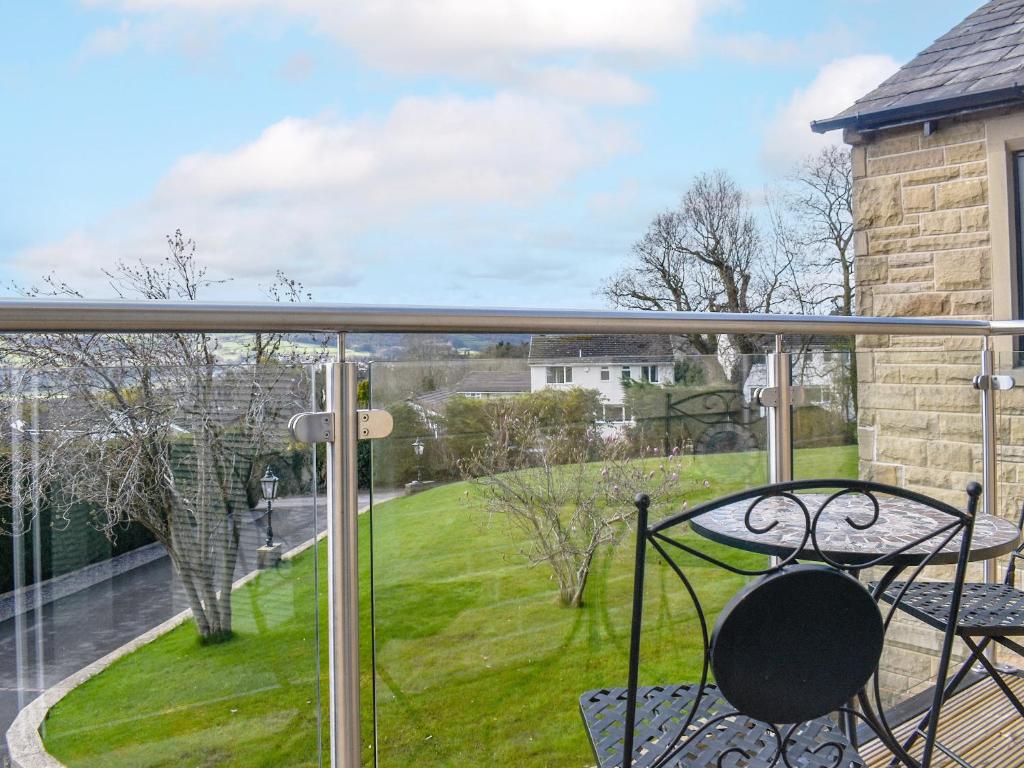 Kinneret Apartment, Silsden