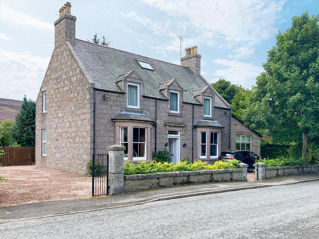 The Coyles - Uk31466, Ballater