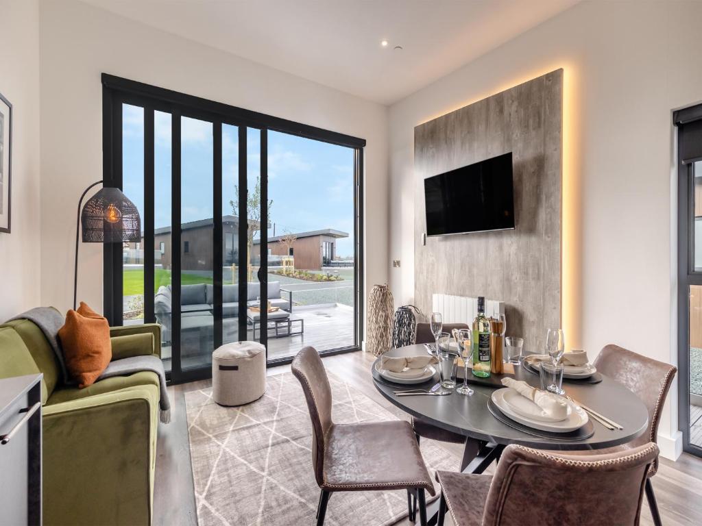 Lodge Four - Uk42794, Llangefni