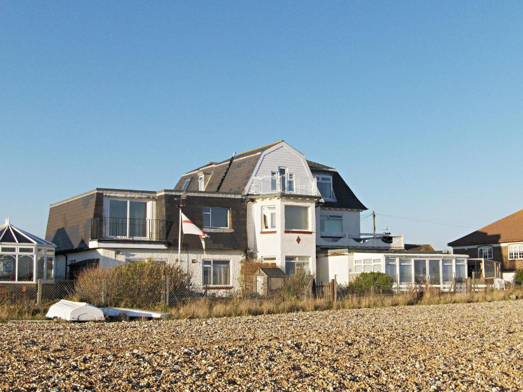 5 Coast Lodge, Pevensey