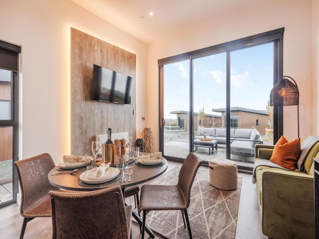 Lodge One - Uk42796, Llangefni