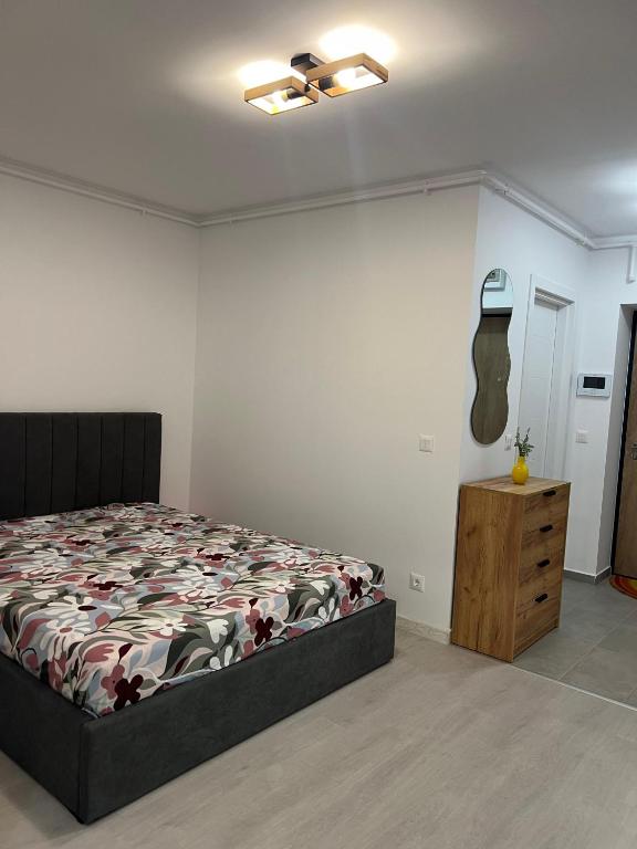 Sage Studio Hils, Bukurešť