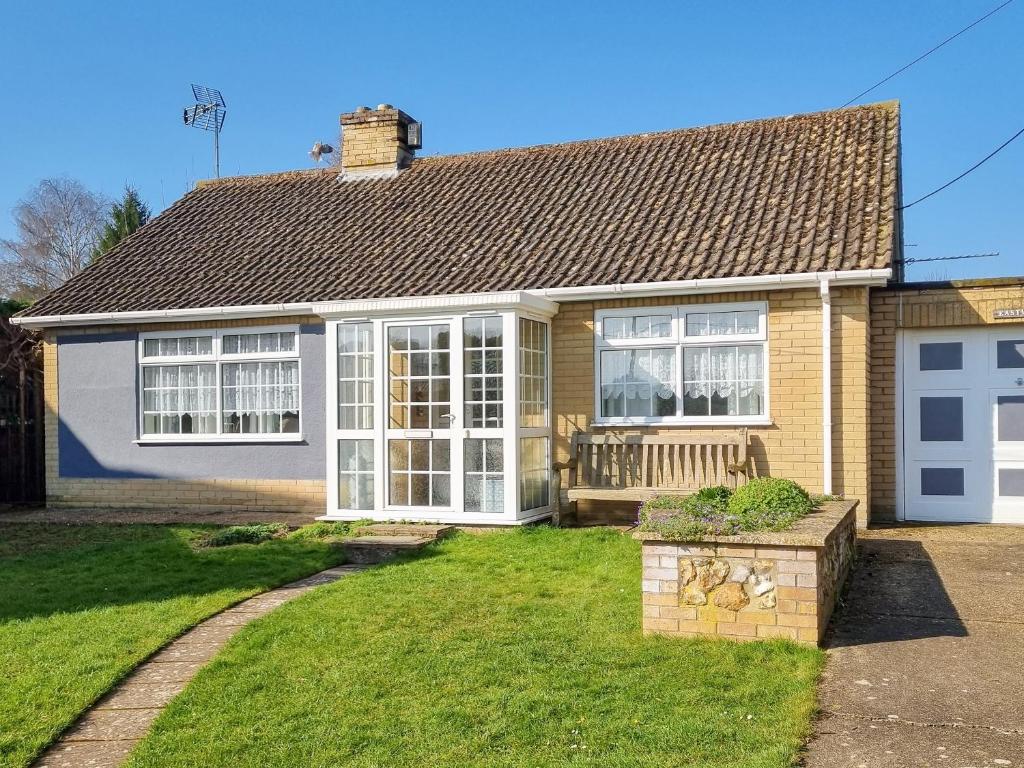 East View, Shouldham