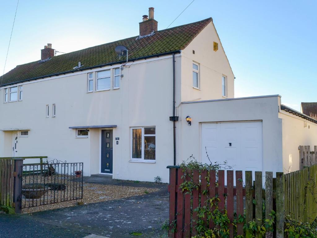 Waggy Tails, Seahouses