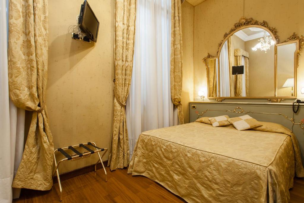 Hotel Al Ponte Mocenigo photo