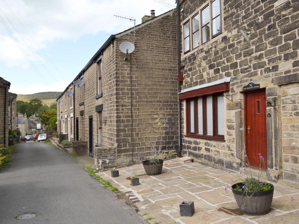 Weavers Houses, Hayfield - pet-friendly stay