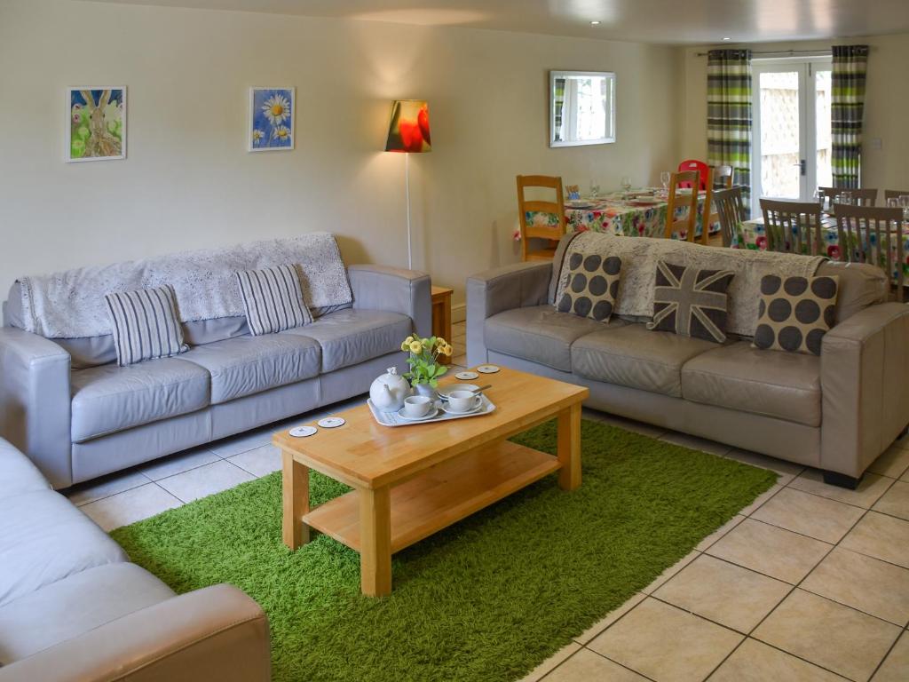 Lily Pad 7 - Uk43916, Nassington