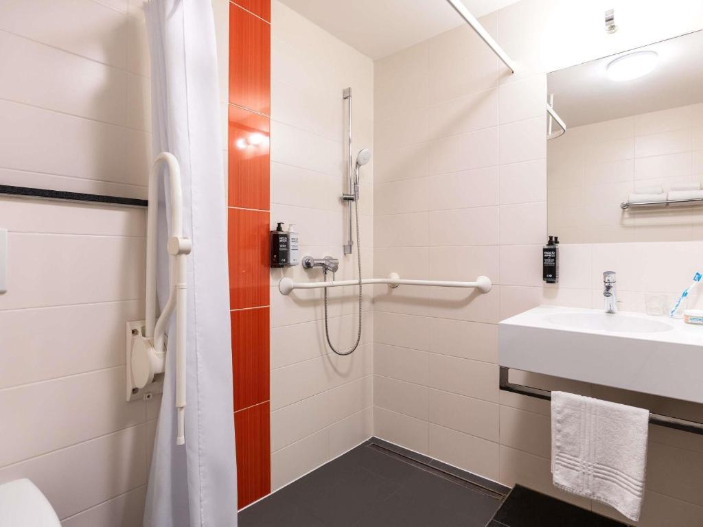 ibis Styles Hotel Brussels Centre Stéphanie — Hotel rooms in Brussels, Brussels
