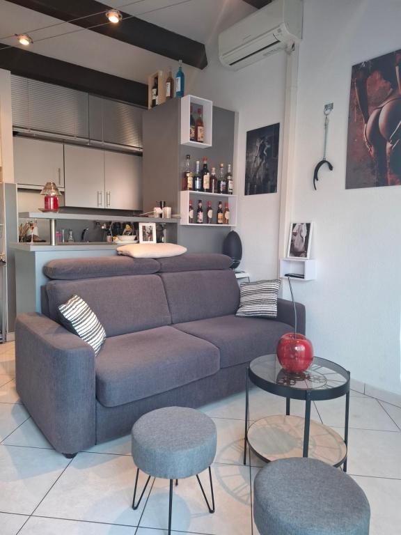 Appartement avec place de parking et accès piscine privée - 1