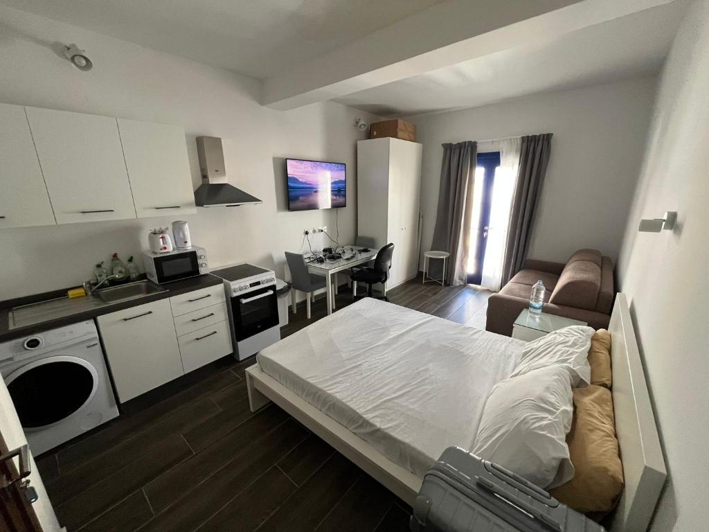 Sliema studio apartment, Sliema