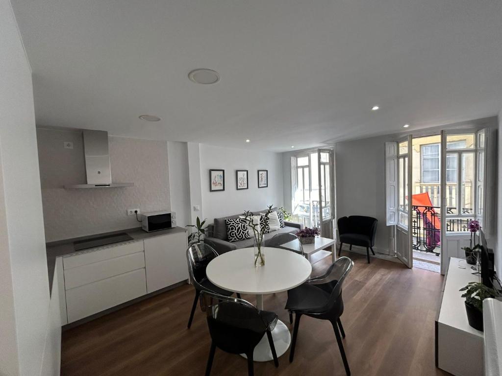 Adiva Suite, Puentedeume